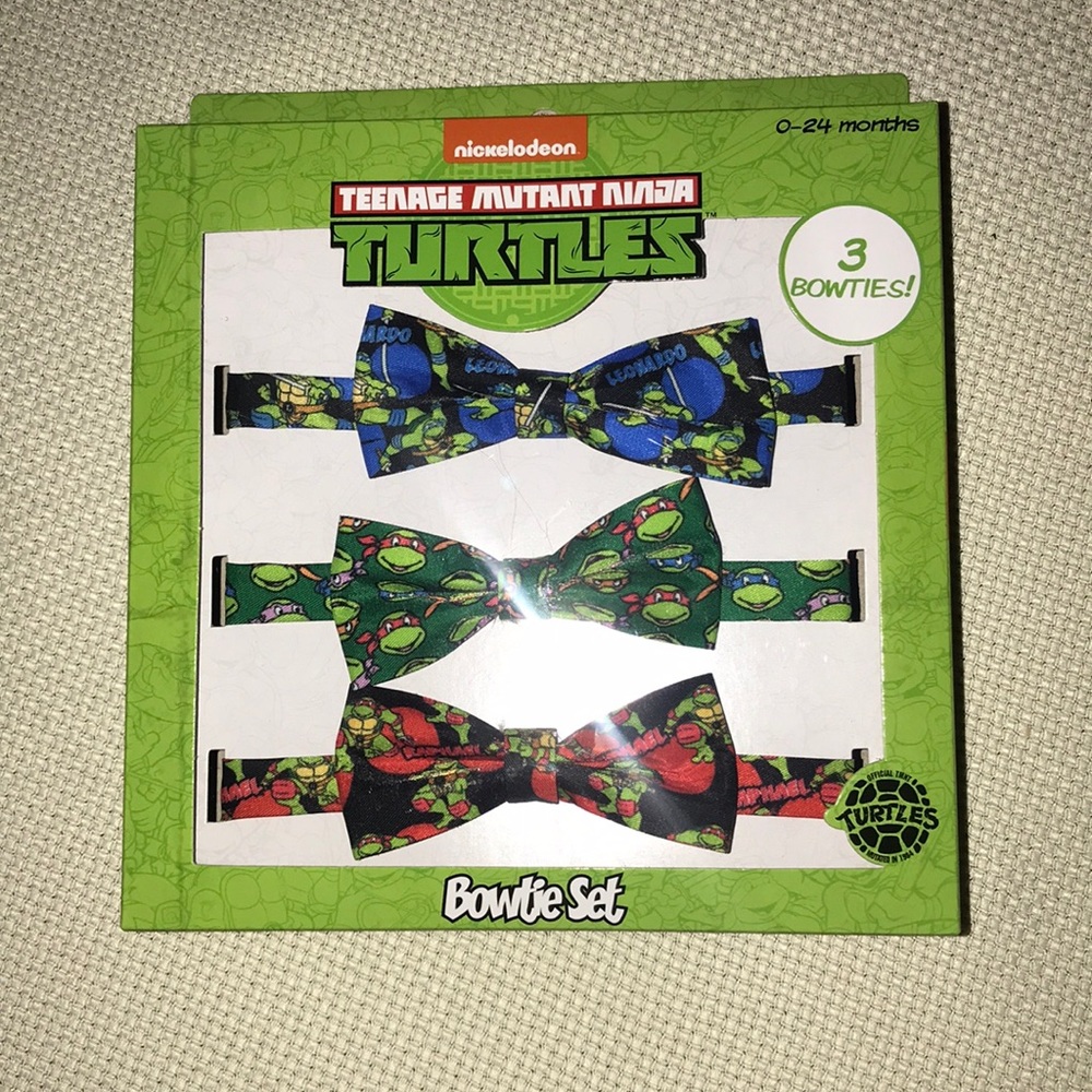 NEW!! Nickelodeon bow tie set.